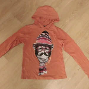 Långärmad tröja - Tröja med huva Barn storlek 