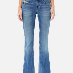 Säljer mina Disel jeans de är lite för små för mig! Andvända två gånger❤️ nypris 1050
