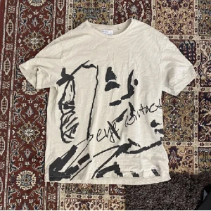 Bershka T shirt - köpt här på plick men är från Bershka! fin passform men jag använder den inte tyvärr! 149kr+frakt🤍