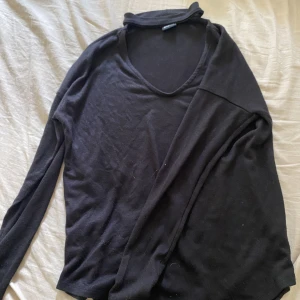 Fest topp  - Så snygg blus från Gina tricot, perfekt när man ska vara lite uppklädd men ändå något extra ❤️