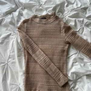 Beige tröja - Super snygg beige streyching tröja med💕🔥köpt från zara länge sedan