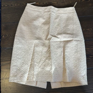 Kjol  - Fin kjol, se matchande topp i andra annonsen