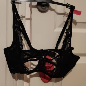 Bh sexy - Oanvänd sexy bh, hunkemöller