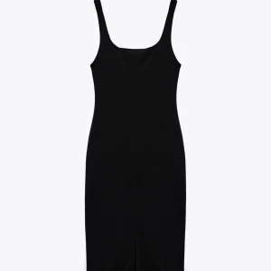 Svart klänning  - Svart klänning från zara storlek M. Använd en gång💘