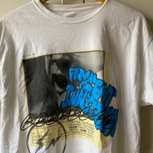 Cactus Jack x Fragment T-shirt - Knappt använd men uppsydd några centimeter (lite för långt för mig :( ). Passar om man är under ca 185cm