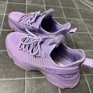 Steve Madden Maxilla r sneakers - Relativt nya och oanvända, minimalt slitage.