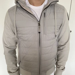 Parajumper flis jacka  - Parajumper Flis jacka i bra skick strlk Xs passar S😍hänger bara i garderoben den med.