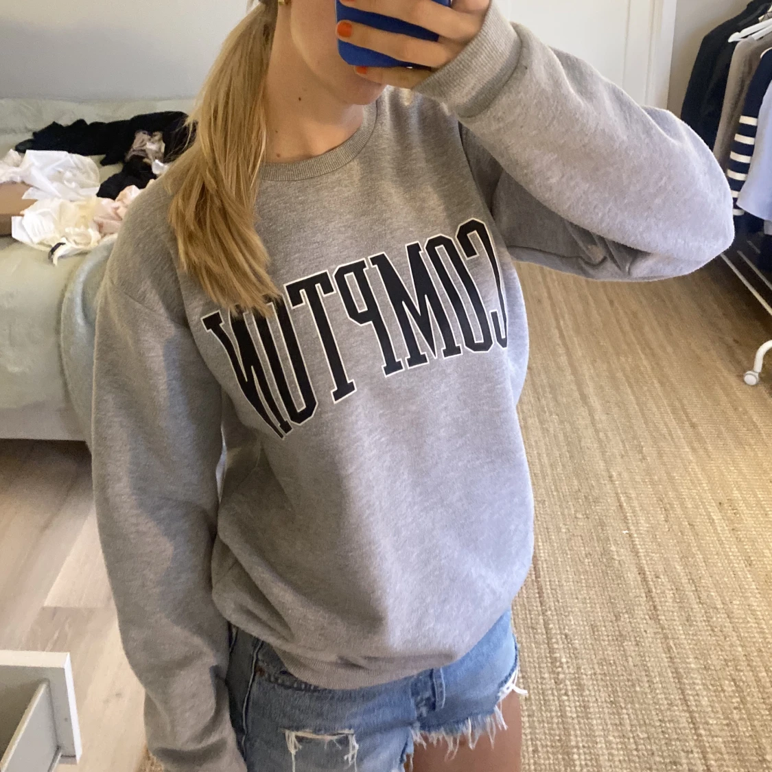 Grå sweatshirt