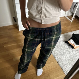Pyjamas byxor  - 100kr. Från uniqlo.