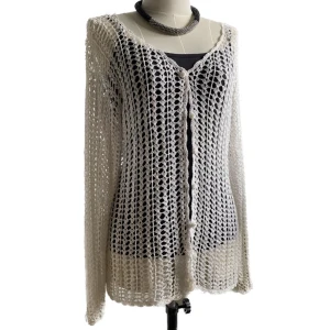 Kofta - Vit virkad kofta, i strl S/M Använt men bra skick