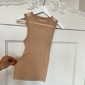 Topp - Glittrig topp från ZARA