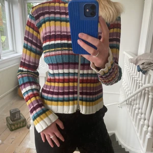 Vintage stickad - Stickad tröja köpt på humana! Köpare står för frakt!💕