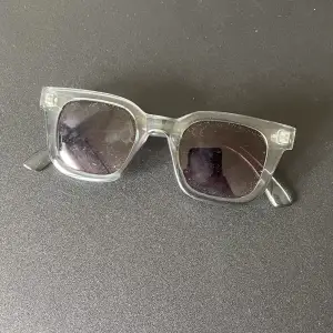Chimi liknande solglasögonen från glitter 
