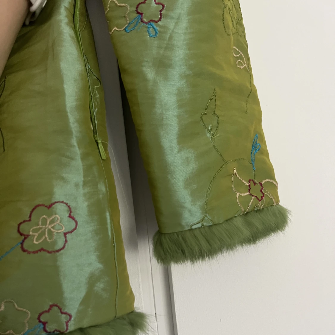 Hemmasydd jacka med broderi - 91