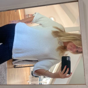 Trekvarts tröja - Trekvarts stickad tröja🪩 från zara! Storlek S men passar många beroende på passformen man önskar. köp nu💗