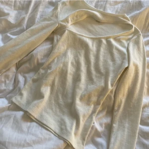 Söt tröja - Köpt på plick, jättefin tröja som inte har några defekter❤️