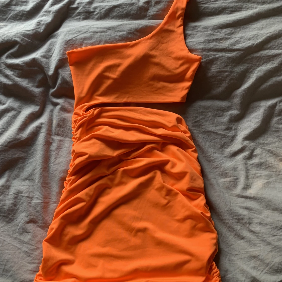 Neonorange klänning 