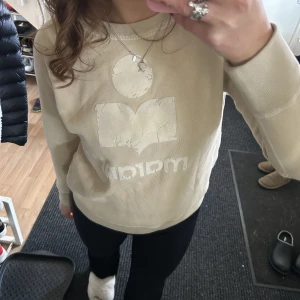 Isabel marant tröja - Isabel marant tröja i beige som aldrig kommit till användning❤️