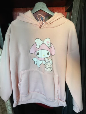 Hoodie - Säljer då jag inte får någon användning för den💗Aldrig använd💗Inga defekter vad jag ser💗