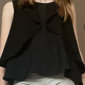 Blus  - Jätte fin volang blus 