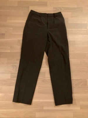 Kostymbyxor grå - Uniqlo grå kostymbyxor S