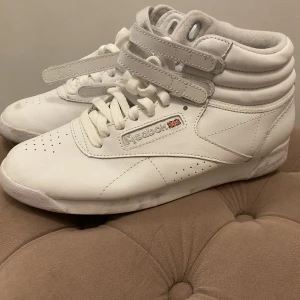 Reebok  - Snygga lite vintage skor från Reebok 