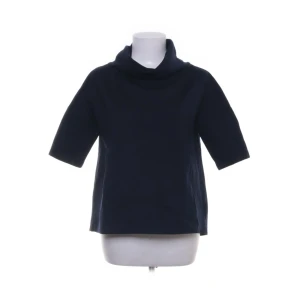 Kortärmad polotröja - Säljer den här kortärmade polotröjan eftersom den inte kommer till användning🌸 från someday