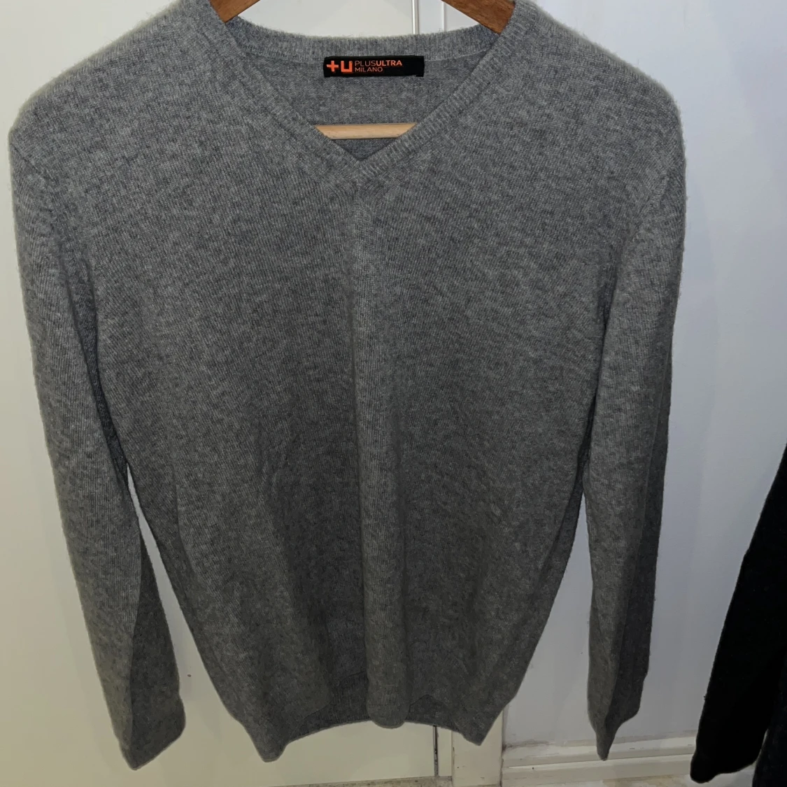 100% kashmir v-ringad tröja