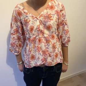 Söt blus  - Supersöt blus i Jätte bra skick!💓