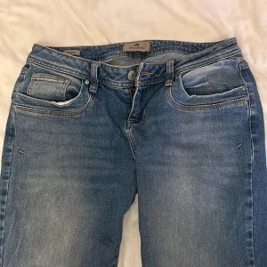Ltb valerie  - Helt oanvända jeans från ltb i Stl 30/32