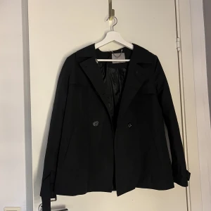 Svart jacka - Fin jacka från Vero Moda i stl.Small! Använd fåtal gånger.