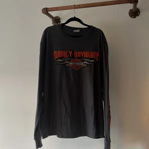 Harley Davidson long sleeve  - Mörkgrå långärmad hd tröja, inga defekter 