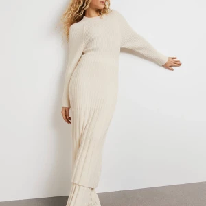 Stickad klänning M - Fin, använd ett par gånger förra vintern