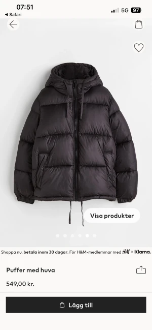 Pufferjacket - Säljer denna supersnygga och varma jackan från hm, köpte den förra året💕säljer för att jag köpt en ny och inte använder den längre  Nypris 549 Köparen står för frakt 