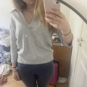 Trekvartsärmd topp  - Så söt trekvartsärmd topp, psssr perfekt nu till hösten. Tryck på köp nu!!!