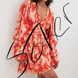 Sanna Jörnvik x NAKD söker!! - Söker denna klänning från Sanna Jörnviks kollektion med Nakd. Storlek 38 