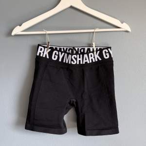 Oanvända jätte fina flex shorts i storlek XS!