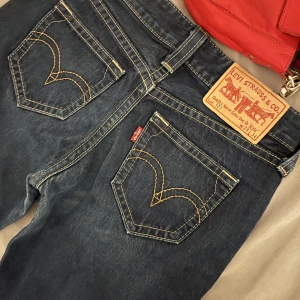 Levi’s jeans - Jättefina Levis jeans i jättefin färg. Inge defekter eller liknande❤️