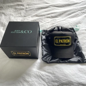 John hatter  - El patron keps lite använd alla tillbehör kommer med