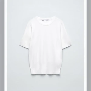 Stickad tshirt - Vit tunn stickad tshirt ifrån zara