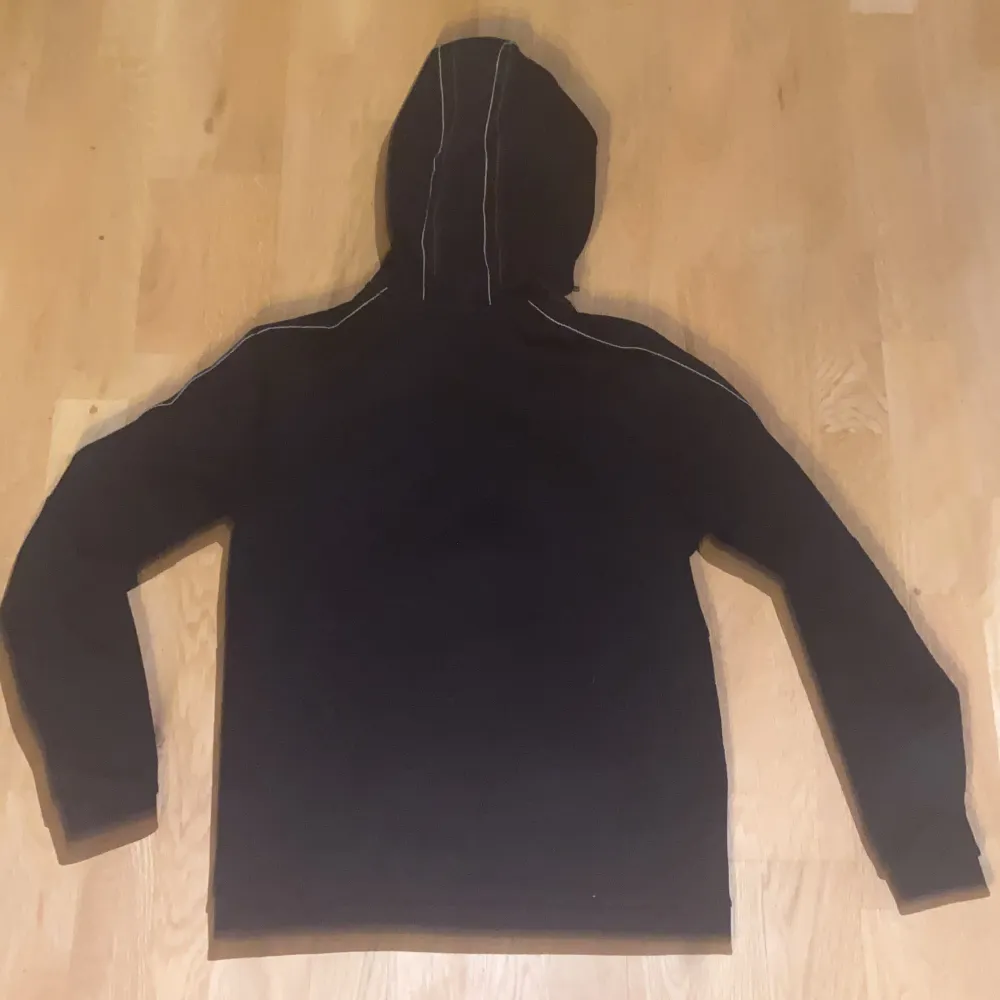 Bara använd några gånger boss hoodie original pris på 2200. Hoodies.