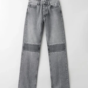 OUR LEGACY JEANS - Extended linear cut Inget att anmärka, använda 2 gånger Pris 1700 (nypris 2400)