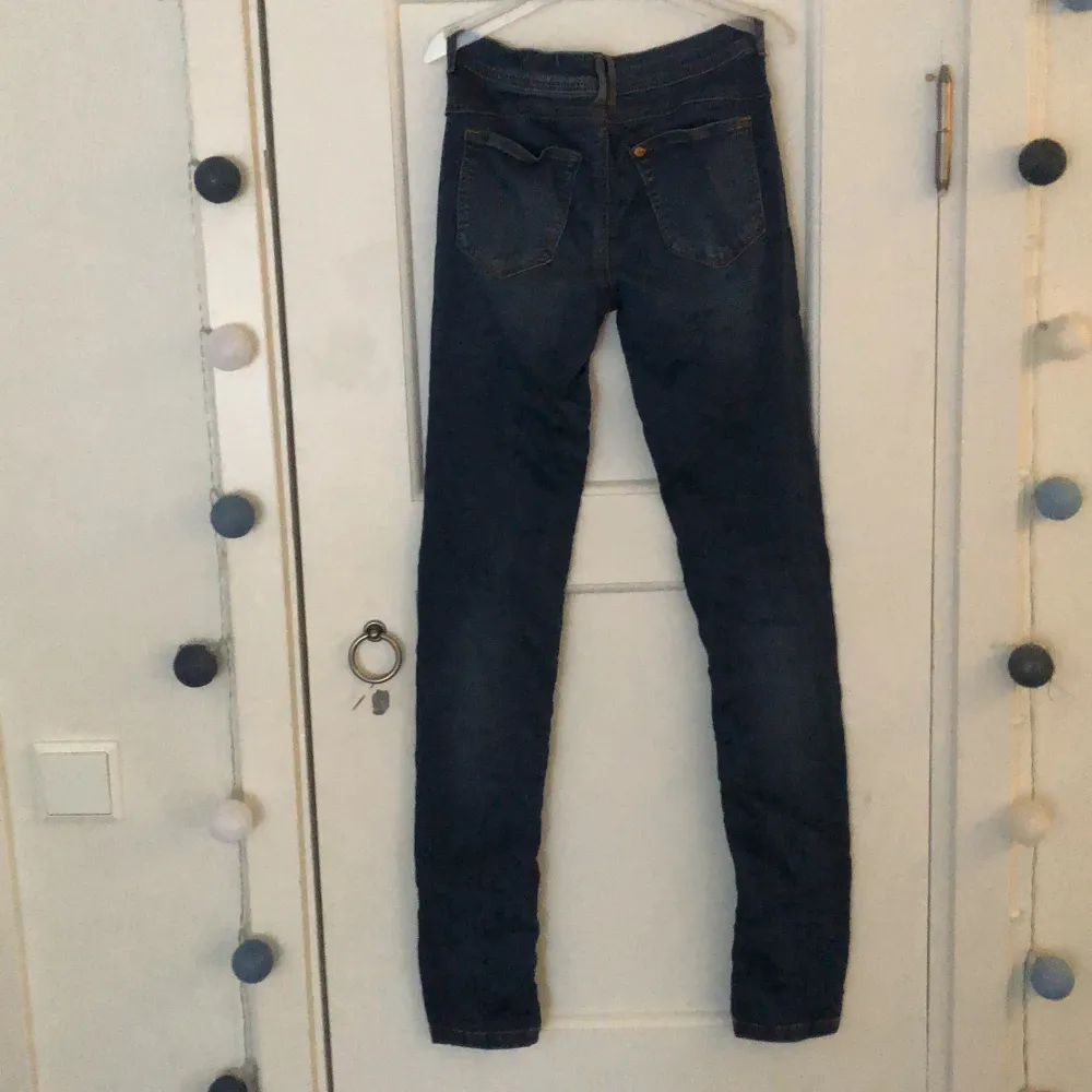 Low waist skinnyjeans meddela för mer info . Jeans & Byxor.