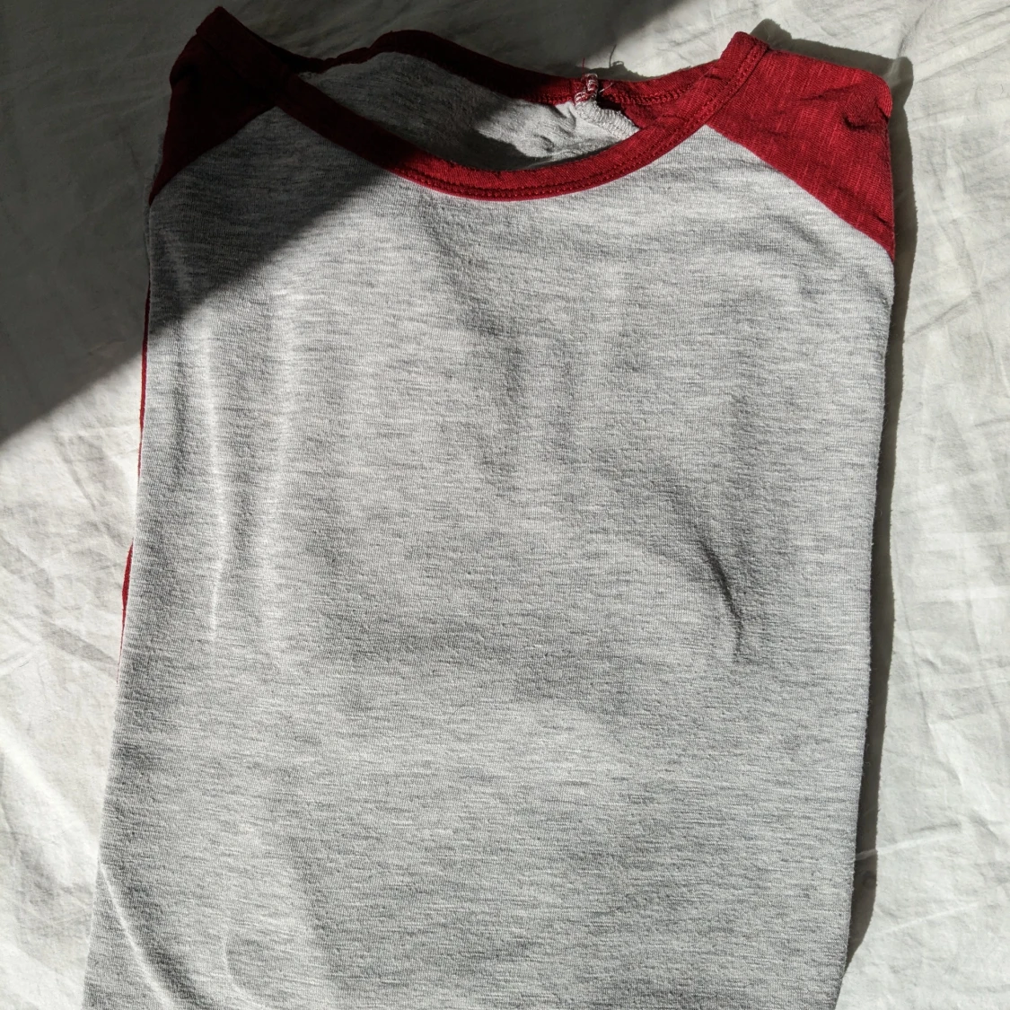 Röd baseball-tee  - 90