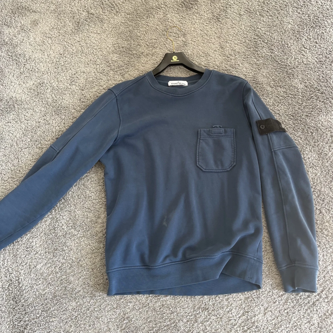 Marinblå Stone Island crewneck