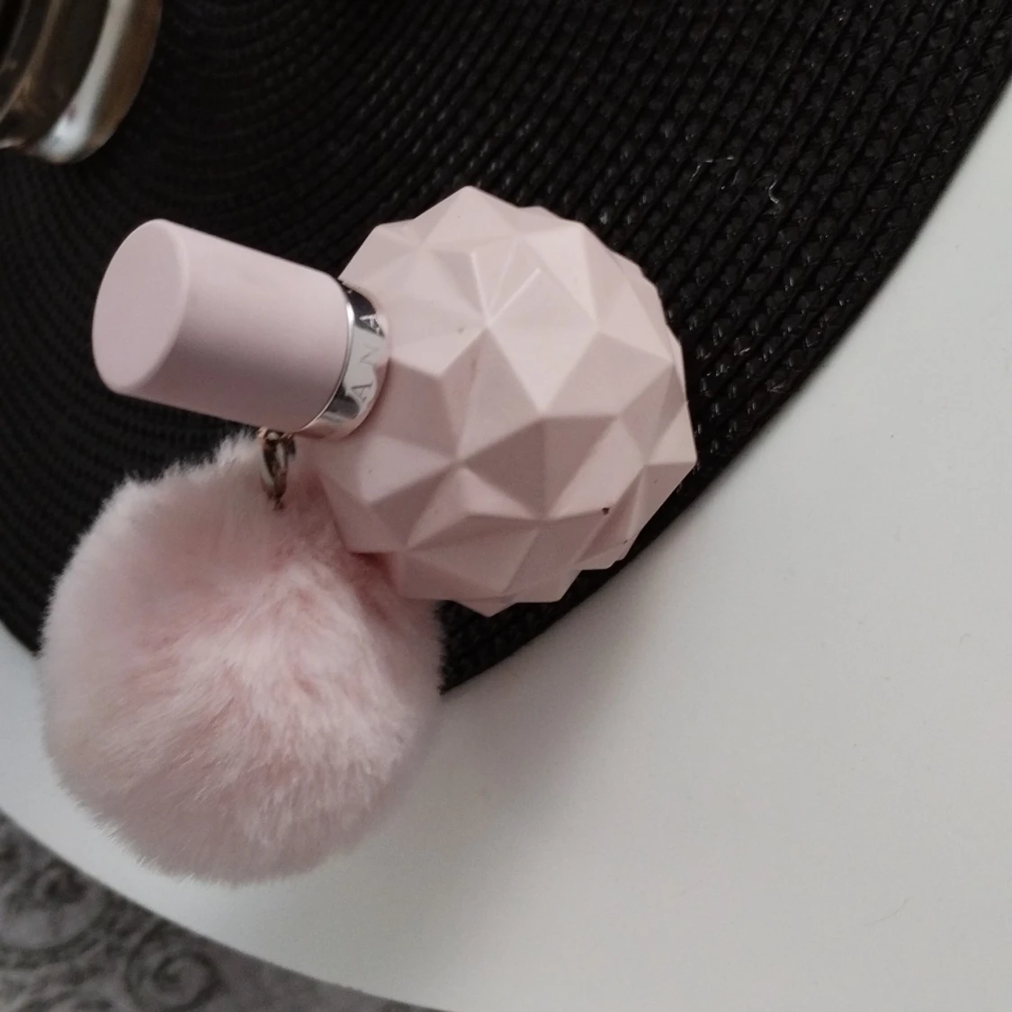 Ariana Grande perfume - 91