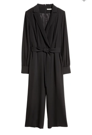 Jumpsuit H&M - Ankellång jumpsuit med knytskärp från H&M. Ord pris 499 kr. Aldrig använd med etikett kvar