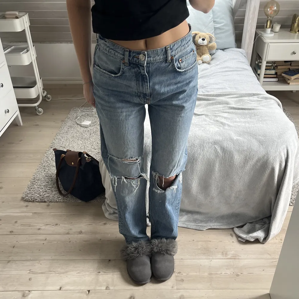 Säljer dessa superfina straight jeans från Gina i storlek 38. Inga tecken på användning!💗💗. Jeans & Byxor.