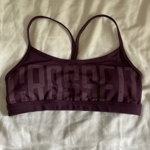 Sport-bh Reebok - Sport-bh från Reebok i stl S. Endast använd ett fåtal gånger.