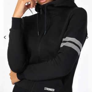 Sökes!!!! - Söker denna tröja om någon har?! Storlek M eller L 🙏💗